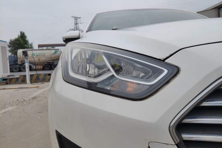 Used Ford Escort 2017 1.5L Automatic Comfort Model Right Front Headlight