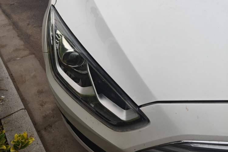 Used Ford Escort 2017 Happiness Edition 1.5L Automatic Fashion Version Right Front Headlight