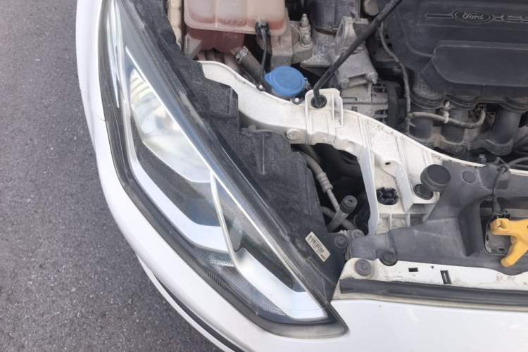 Used Ford Escort 2017 1.5L Manual Comfort Model Right Front Headlight