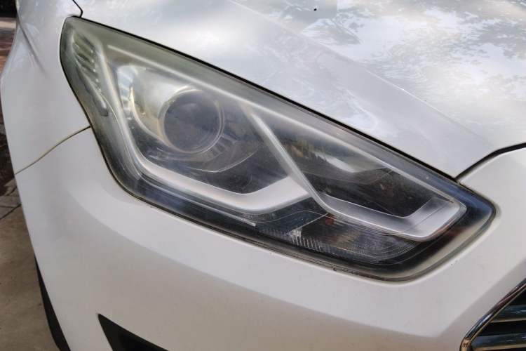 Used Ford Escort 2017 1.5L Manual Comfort Model Right Front Headlight