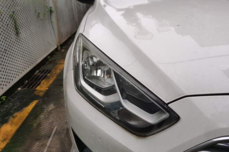 Used Ford Escort 2017 Happiness Edition 1.5L Automatic Fashion Version Right Front Headlight