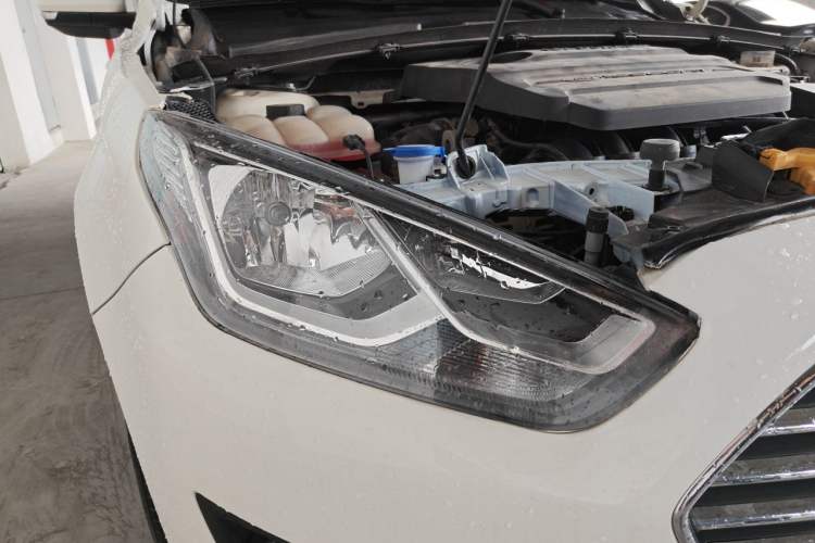 Used Ford Escort 2017 Happy Edition 1.5L Manual Fashion Model Right Front Headlight