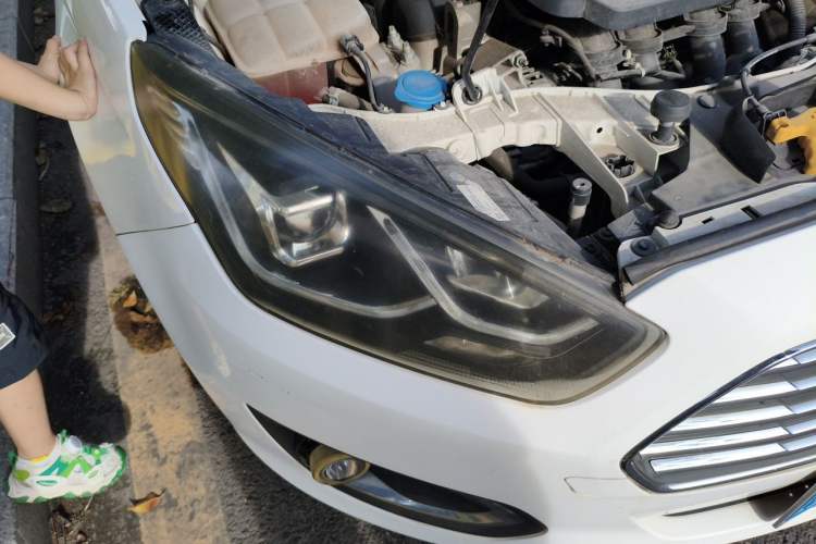 Used Ford Escort 2017 Revised Version 1.5L Automatic Comfort Edition Right Front Headlight