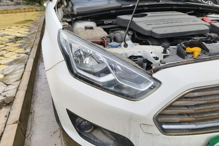 Used Ford Escort 2017 Happiness Edition 1.5L Automatic Fashion Version Right Front Headlight