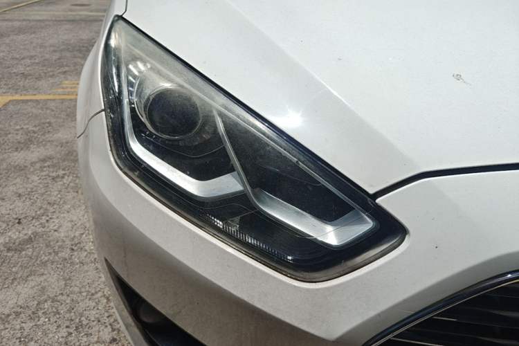 Used Ford Escort 2017 1.5L Manual Comfort Model Right Front Headlight