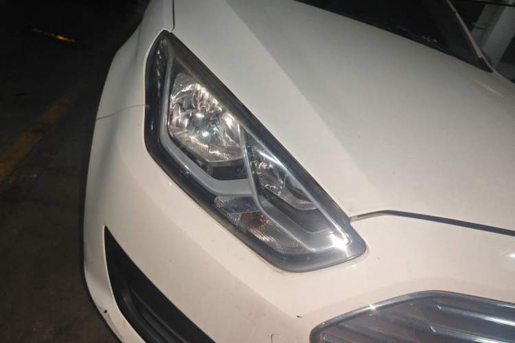 Used Ford Escort 2017 Revised Version 1.5L Automatic Comfort Edition Right Front Headlight