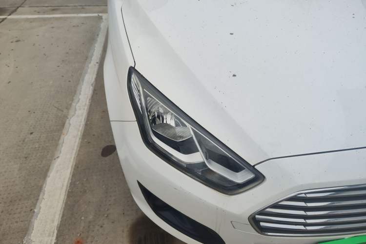 Used Ford Escort 2017 1.5L Manual Comfort Model Right Front Headlight