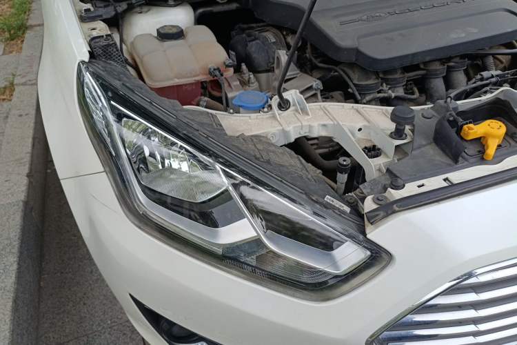 Used Ford Escort 2017 Happiness Edition 1.5L Automatic Fashion Version Right Front Headlight