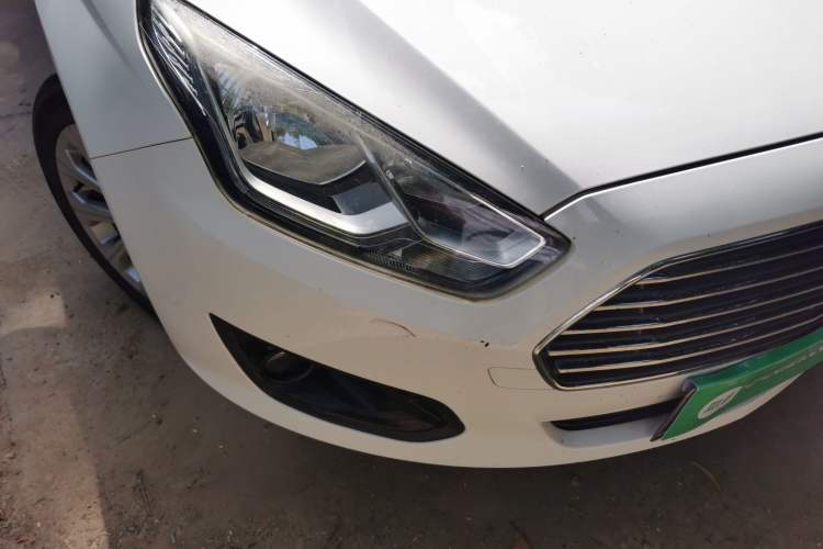 Used Ford Escort 2017 Happiness Edition 1.5L Automatic Fashion Version Right Front Headlight