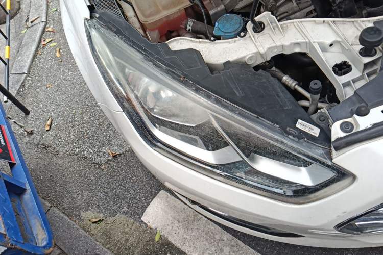 Used Ford Escort 2017 Revised Version 1.5L Automatic Comfort Edition Right Front Headlight