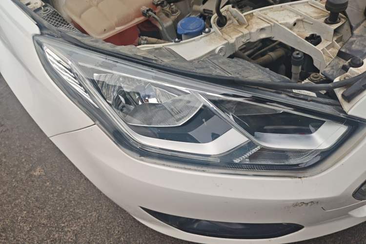 Used Ford Escort 2017 Happiness Edition 1.5L Automatic Fashion Version Right Front Headlight