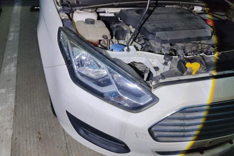 Used Ford Escort 2017 Revised Version 1.5L Automatic Comfort Edition Right Front Headlight