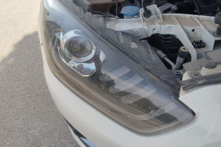 Used Ford Escort 2017 Happiness Edition 1.5L Automatic Fashion Version Right Front Headlight
