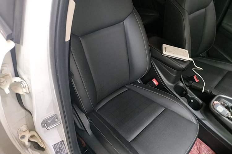Used Ford Escort 2017 Happiness Edition 1.5L Automatic Fashion Version Right Front Seat