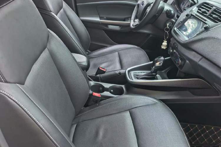 Used Ford Escort 2017 Happiness Edition 1.5L Automatic Fashion Version Right Front Seat