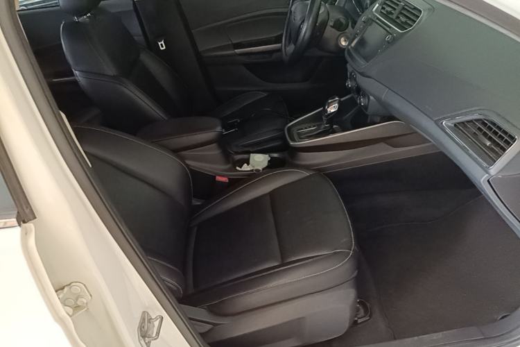 Used Ford Escort 2017 Happiness Edition 1.5L Automatic Fashion Version Right Front Seat