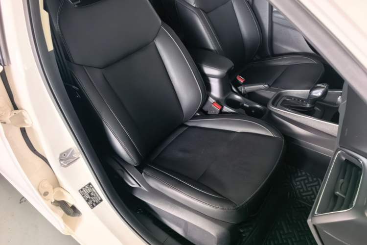 Used Ford Escort 2017 Happiness Edition 1.5L Automatic Fashion Version Right Front Seat