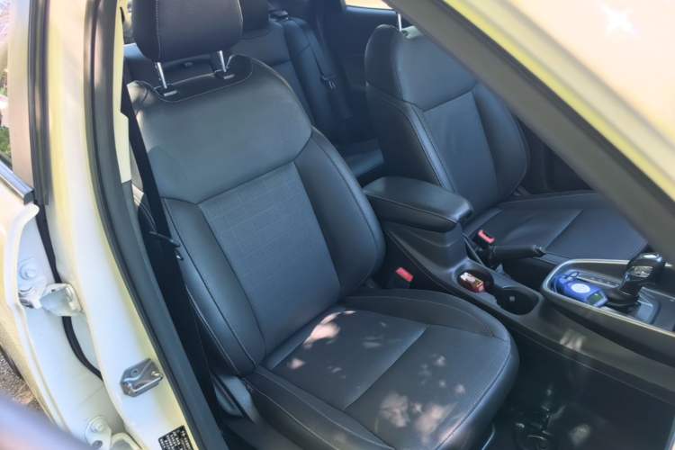 Used Ford Escort 2017 Happiness Edition 1.5L Automatic Fashion Version Right Front Seat