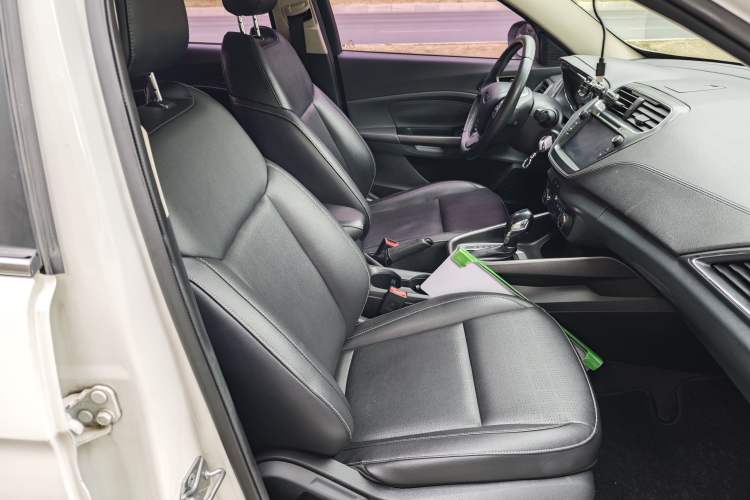 Used Ford Escort 2017 Happiness Edition 1.5L Automatic Fashion Version Right Front Seat
