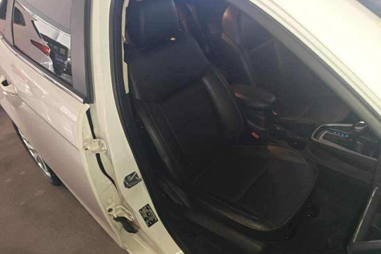 Used Ford Escort 2017 Happiness Edition 1.5L Automatic Fashion Version Right Front Seat
