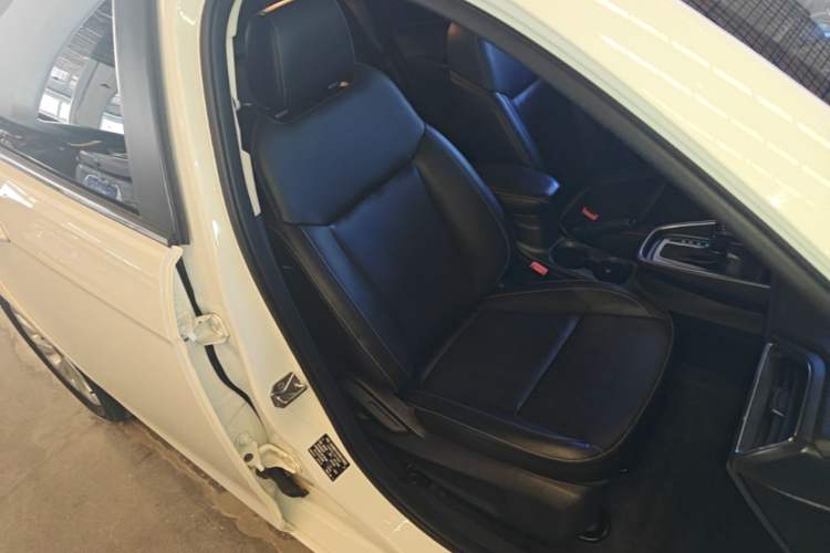 Used Ford Escort 2017 Happiness Edition 1.5L Automatic Fashion Version Right Front Seat