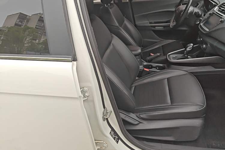 Used Ford Escort 2017 Happiness Edition 1.5L Automatic Fashion Version Right Front Seat