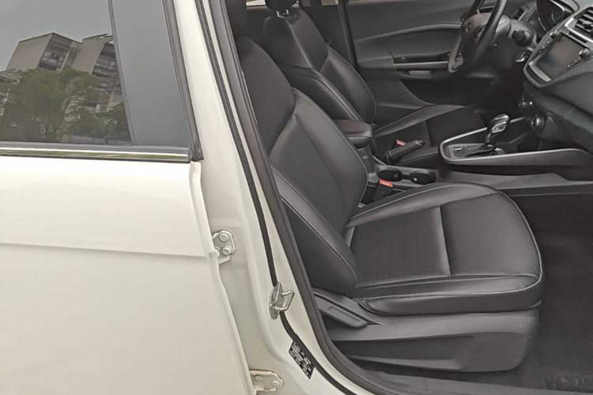Used Ford Escort 2017 Happiness Edition 1.5L Automatic Fashion Version Right Front Seat