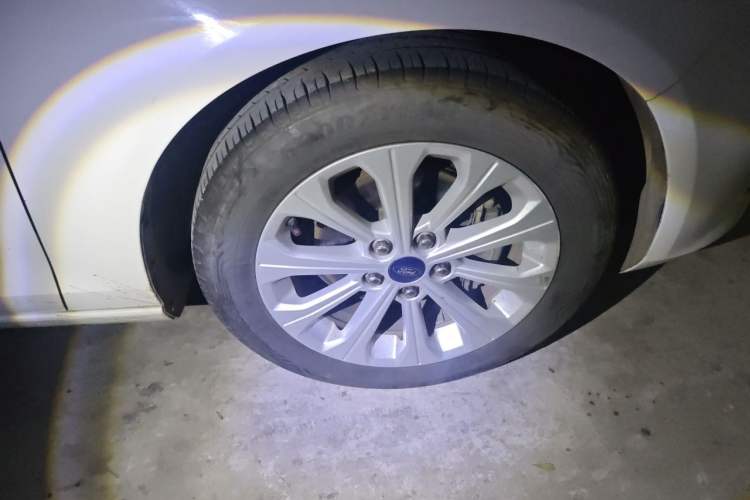 Used Ford Escort 2017 Happy Edition 1.5L Manual Fashion Model Right Front Wheel Hub