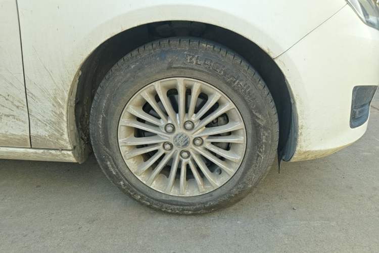 Used Ford Escort 2017 Revised Version 1.5L Automatic Comfort Edition Right Front Wheel Hub