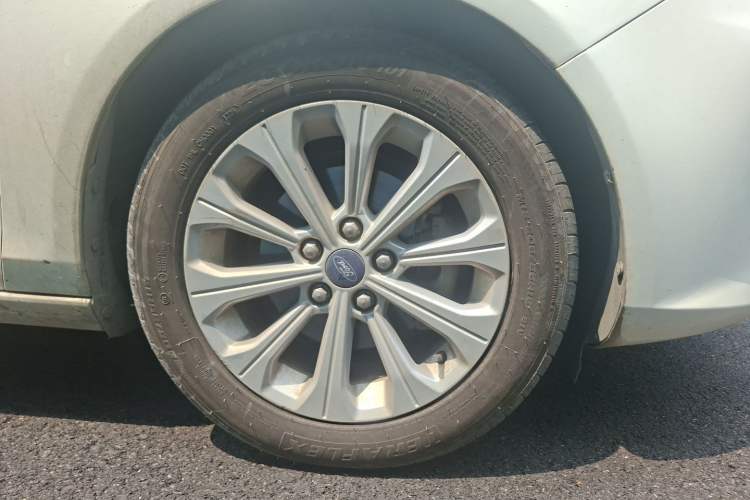 Used Ford Escort 2017 Happy Edition 1.5L Manual Fashion Model Right Front Wheel Hub