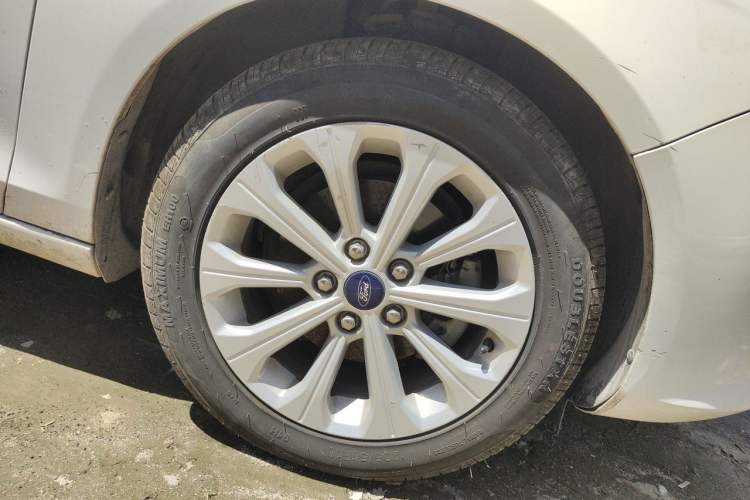 Used Ford Escort 2017 Happy Edition 1.5L Manual Fashion Model Right Front Wheel Hub