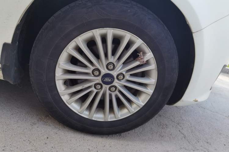 Used Ford Escort 2017 Revised Version 1.5L Manual Comfort Edition Right Front Wheel Hub