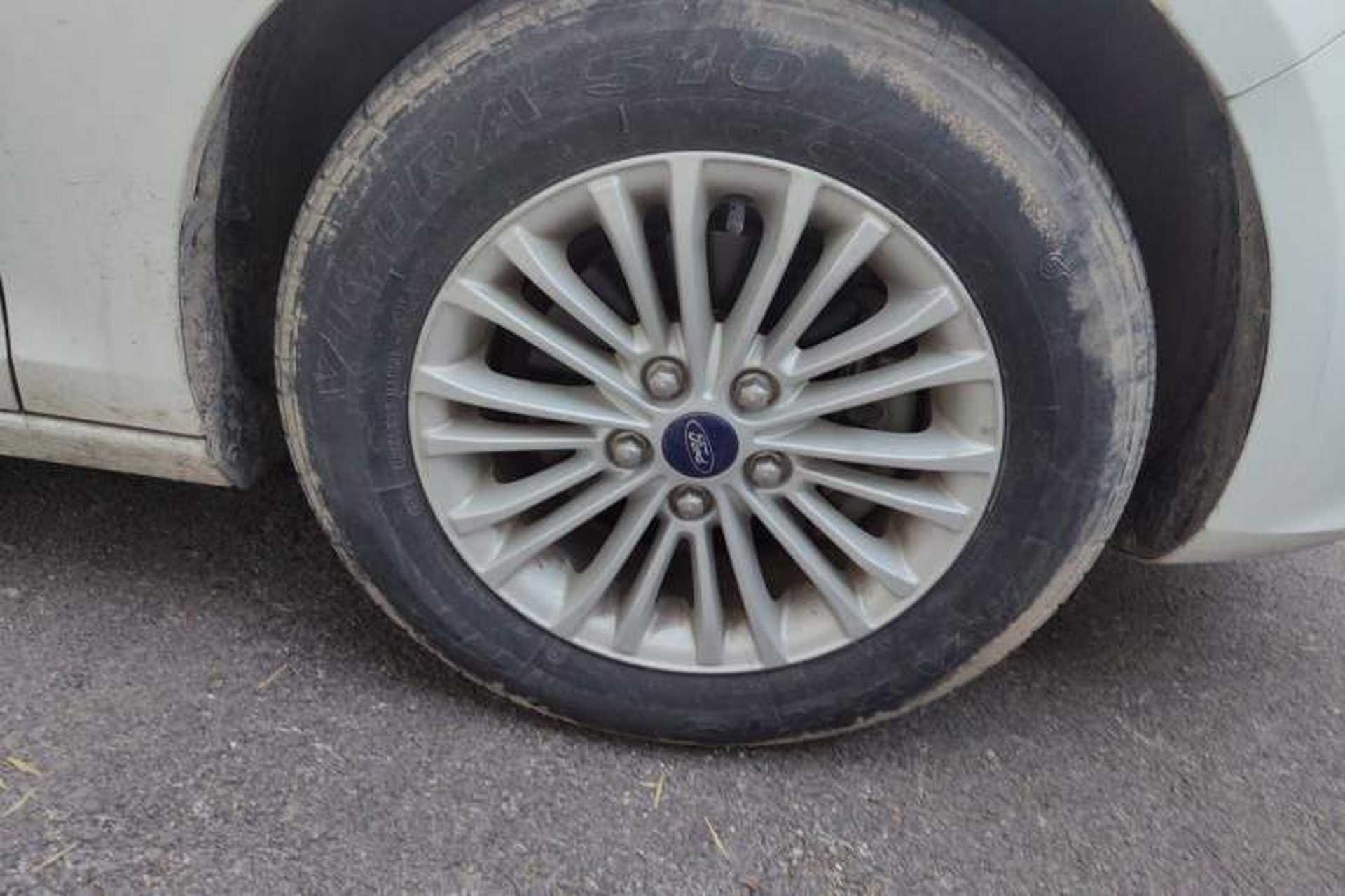 Used Ford Escort 2017 Revised Version 1.5L Manual Comfort Edition Right Front Wheel Hub