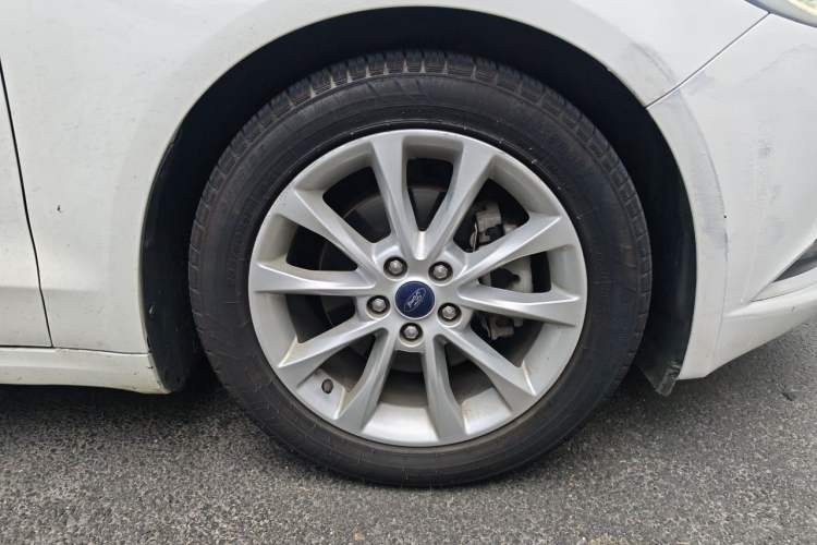 Used Ford Escort 2017 EcoBoost 180 Stylish Model Right Front Wheel Hub