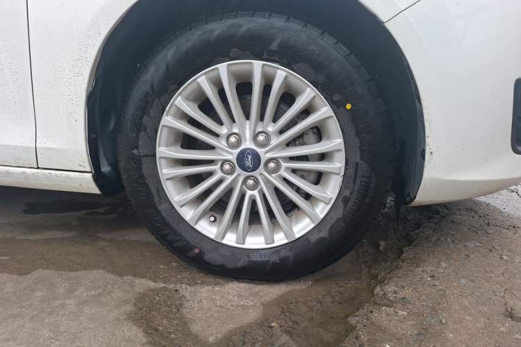 Used Ford Escort 2017 Revised Version 1.5L Manual Comfort Edition Right Front Wheel Hub