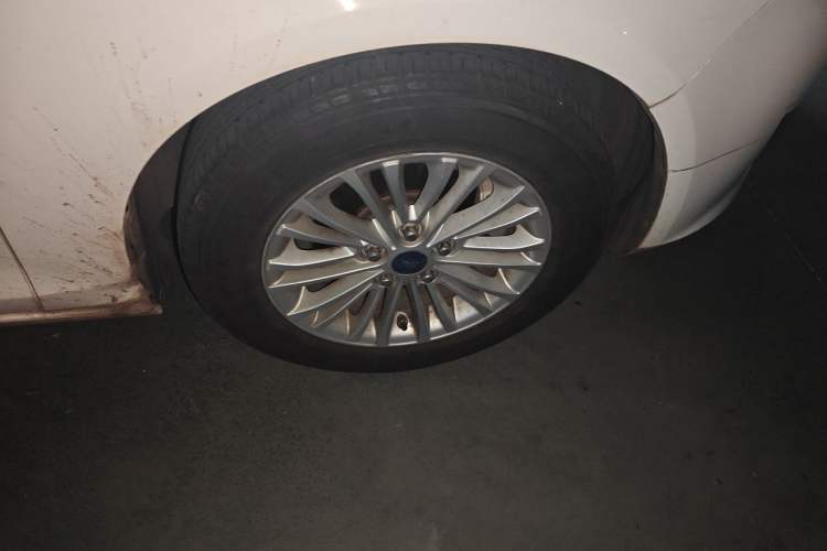 Used Ford Escort 2017 Revised Version 1.5L Manual Comfort Edition Right Front Wheel Hub