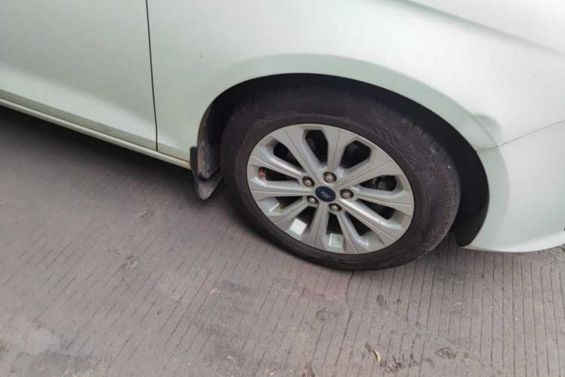 Used Ford Escort 2017 Happiness Edition 1.5L Automatic Fashion Version Right Front Wheel Hub
