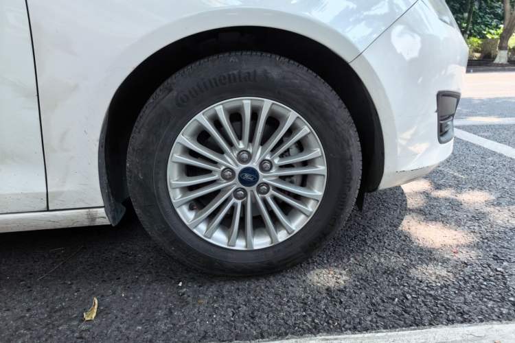 Used Ford Escort 2017 Revised Version 1.5L Manual Comfort Edition Right Front Wheel Hub