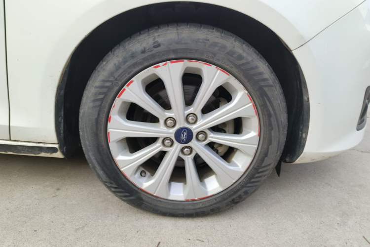 Used Ford Escort 2017 Happy Edition 1.5L Manual Fashion Model Right Front Wheel Hub