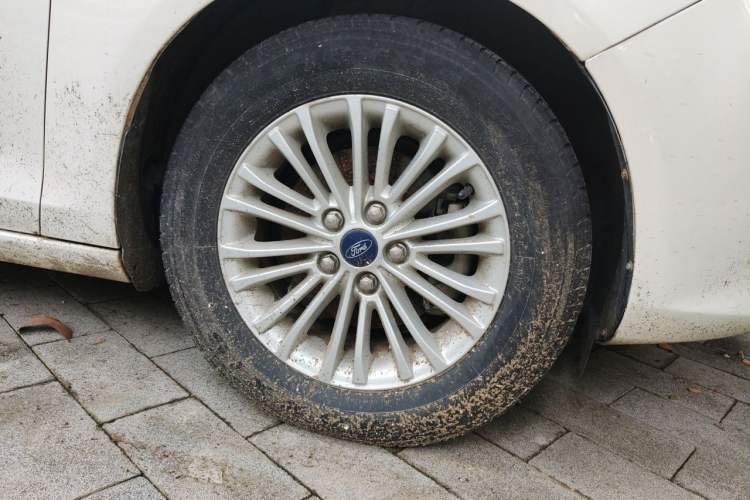 Used Ford Escort 2017 Revised Version 1.5L Manual Comfort Edition Right Front Wheel Hub
