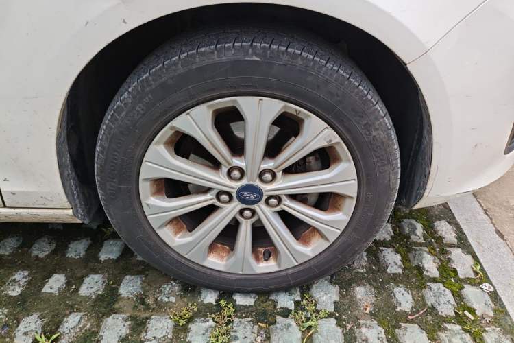 Used Ford Escort 2017 Happiness Edition 1.5L Automatic Fashion Version Right Front Wheel Hub