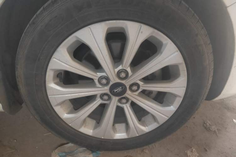 Used Ford Escort 2017 Happy Edition 1.5L Manual Fashion Model Right Front Wheel Hub