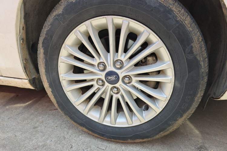 Used Ford Escort 2017 Revised Version 1.5L Automatic Comfort Edition Right Front Wheel Hub