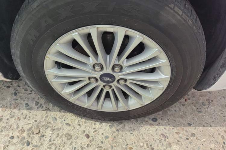 Used Ford Escort 2017 Revised Version 1.5L Automatic Comfort Edition Right Front Wheel Hub