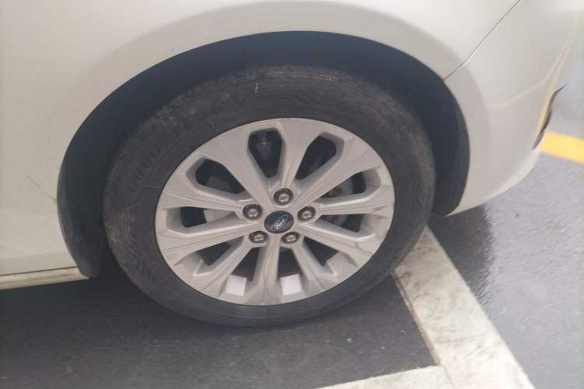 Used Ford Escort 2017 Happiness Edition 1.5L Automatic Fashion Version Right Front Wheel Hub