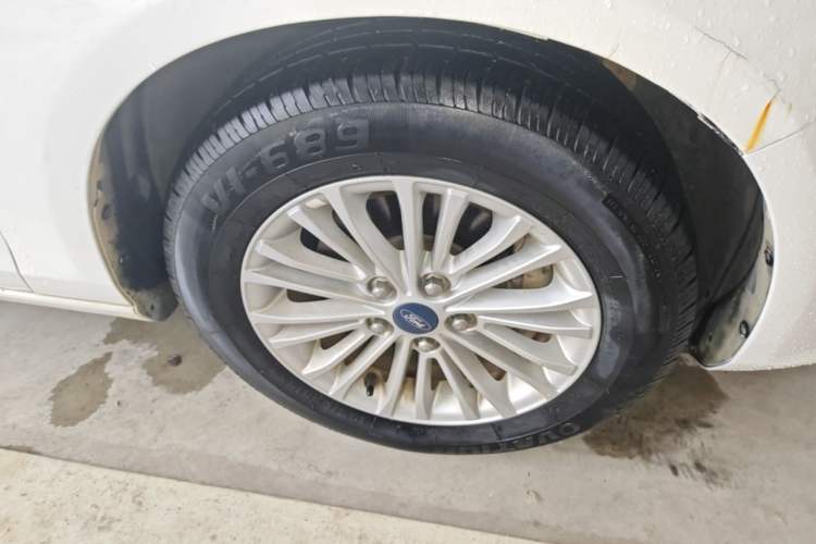 Used Ford Escort 2017 1.5L Automatic Comfort Model Right Front Wheel Hub