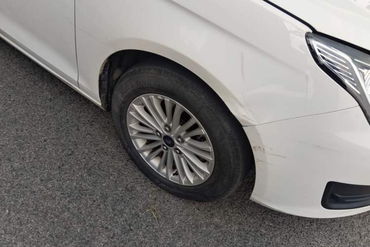 Used Ford Escort 2017 Revised Version 1.5L Automatic Comfort Edition Right Front Wheel Hub