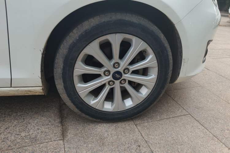 Used Ford Escort 2017 Happy Edition 1.5L Manual Fashion Model Right Front Wheel Hub