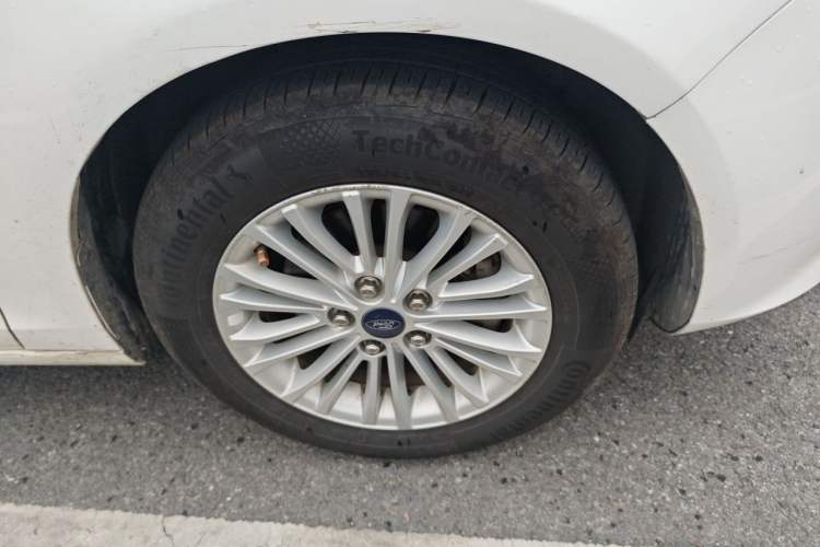 Used Ford Escort 2017 Revised Version 1.5L Manual Comfort Edition Right Front Wheel Hub