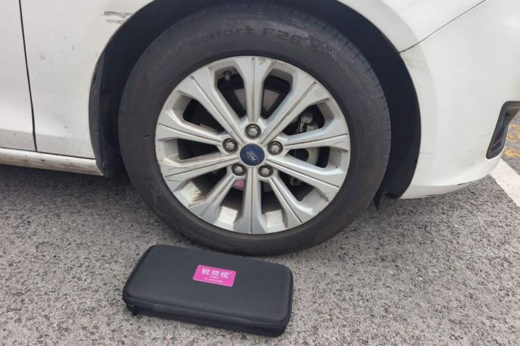 Used Ford Escort 2017 Happiness Edition 1.5L Automatic Fashion Version Right Front Wheel Hub